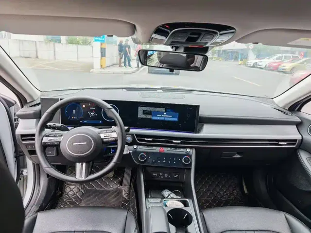 Hyundai Sonata — Фото автомобиля 5