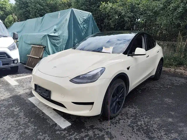 Фотография автомобиля — Tesla Model Y