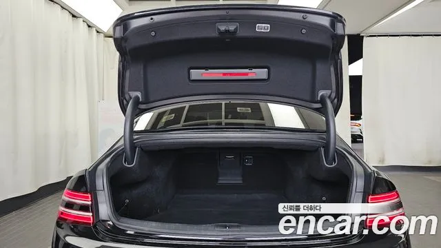 Genesis G80 Бензин 2.5 турбо 2WD — Фото автомобиля 18