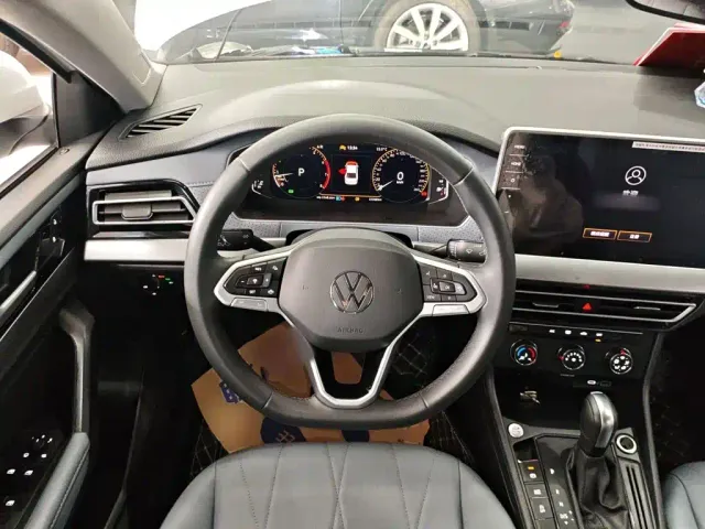 Volkswagen Lavida — Фото автомобиля 10