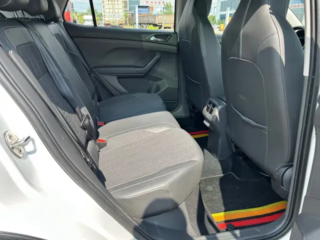 Volkswagen T-Cross — Фото автомобиля 12