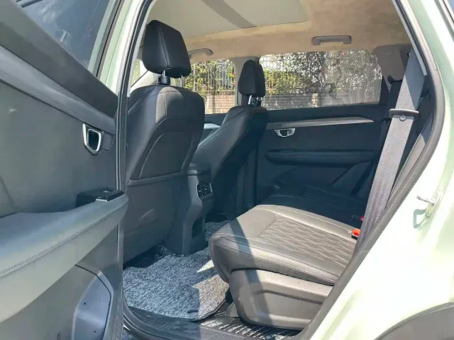 Wuling Asta — Фото автомобиля 6