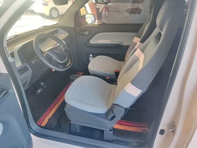 Wuling Hongguang Mini EV — Фото автомобиля 14