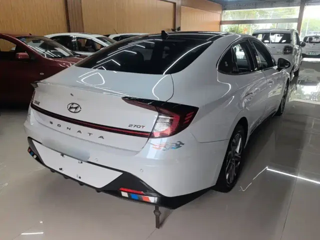 Hyundai Sonata — Фото автомобиля 6