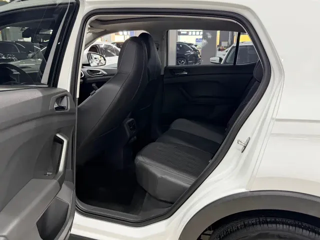 Volkswagen T-Cross — Фото автомобиля 11