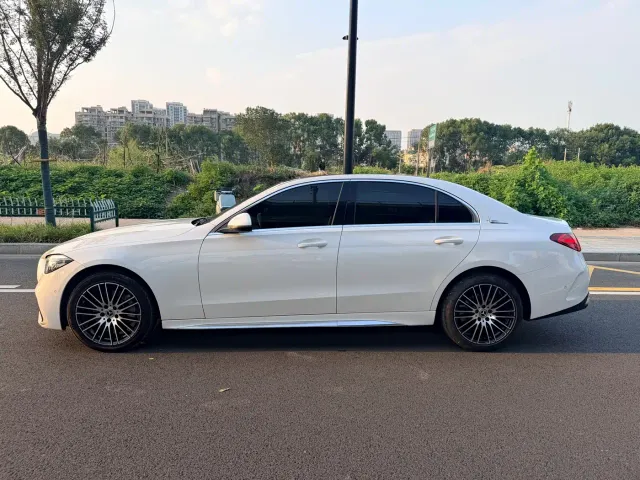 Mercedes-Benz C-Class — Фото автомобиля 3