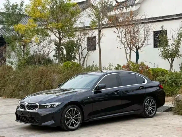 Фотография автомобиля — BMW 3 Series