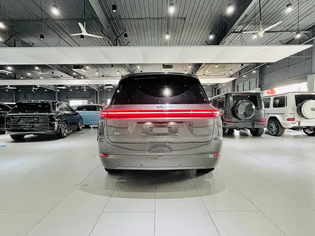 Li Auto L9 — Фото автомобиля 6