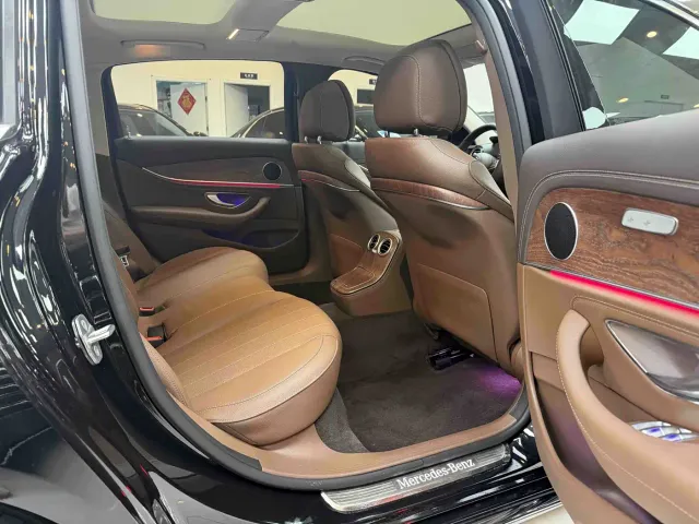 Mercedes-Benz E-Class — Фото автомобиля 13