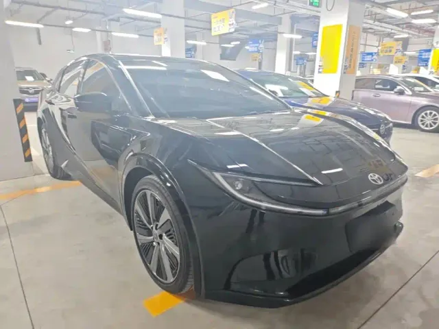 Toyota bZ5 — Фото автомобиля 3