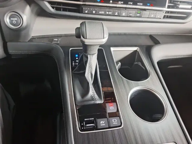 Toyota Sienna — Фото автомобиля 13