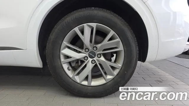 Genesis GV70 — Фото автомобиля 5