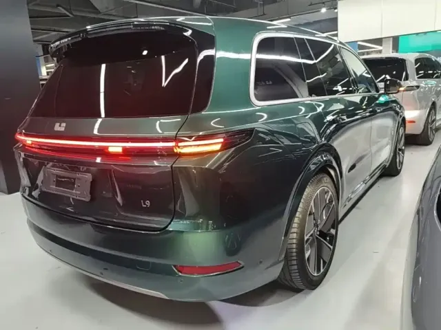 Li Auto L9 — Фото автомобиля 6