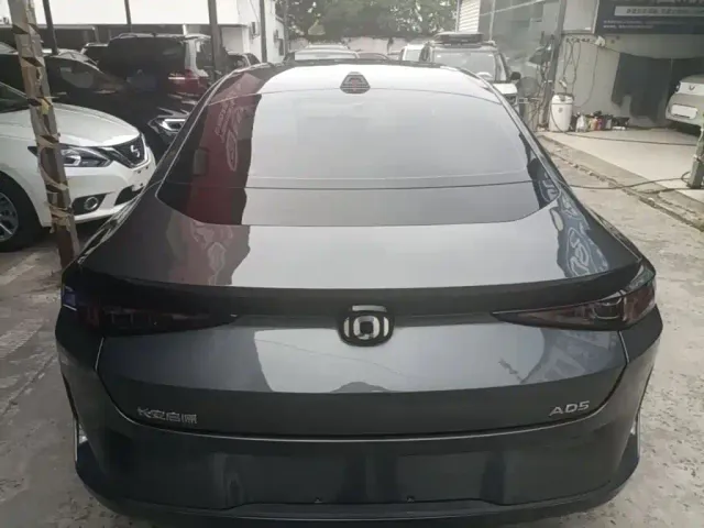 Changan Qiyuan A05 — Фото автомобиля 5