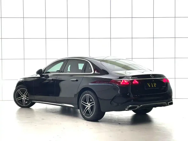 Mercedes-Benz E-Class — Фото автомобиля 22