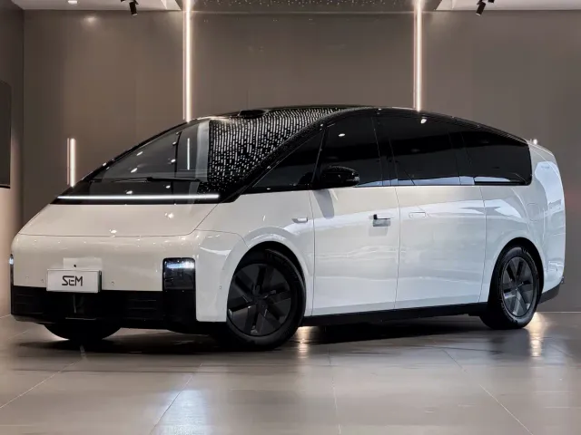 Фотография автомобиля — Li Auto MEGA
