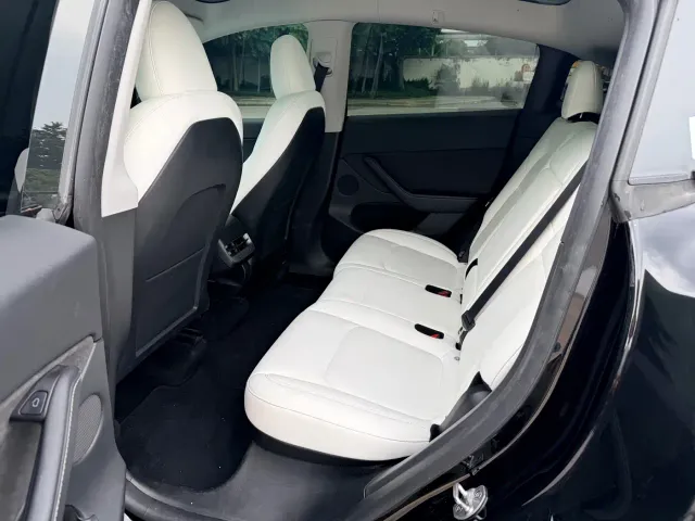 Tesla Model Y — Фото автомобиля 5