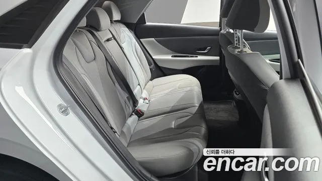 Hyundai AVANTE Avante (CN7) — Фото автомобиля 11