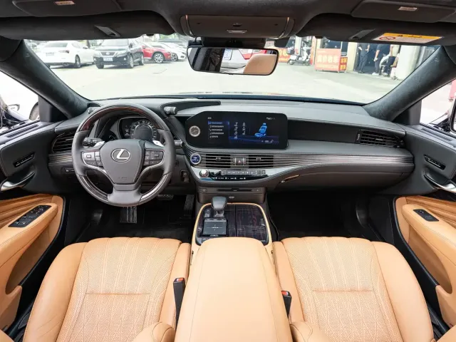 Lexus LS — Фото автомобиля 13