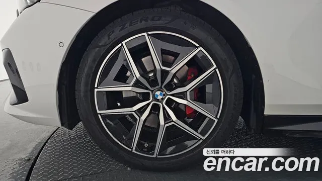 BMW 5 Series G60 — Фото автомобиля 5