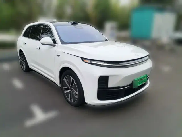 Li Auto L7 — Фото автомобиля 23