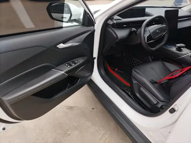 Changan Lamore — Фото автомобиля 15