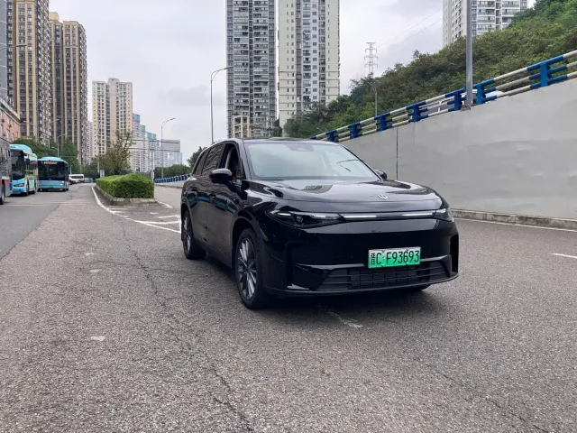 Leapmotor C10 — Фото автомобиля 3