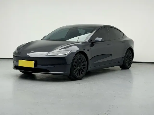 Фотография автомобиля — Tesla Model 3