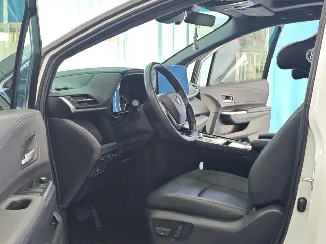 Toyota Sienna — Фото автомобиля 5