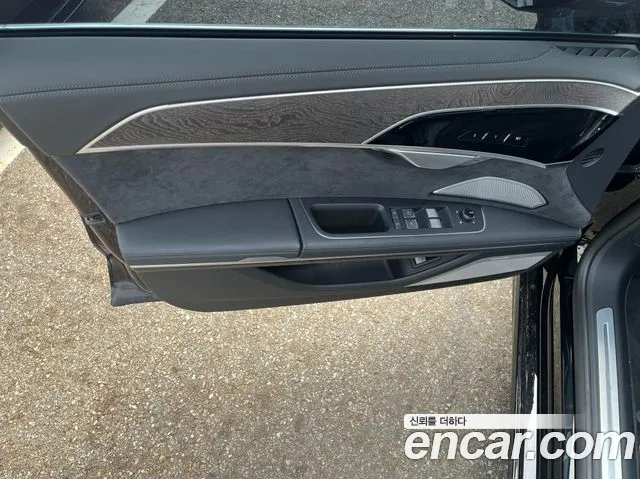Audi A8 55 TFSI quattro Premium LWB — Фото автомобиля 12