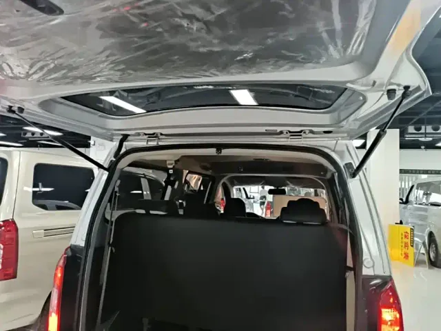 Wuling Hongguang V — Фото автомобиля 14