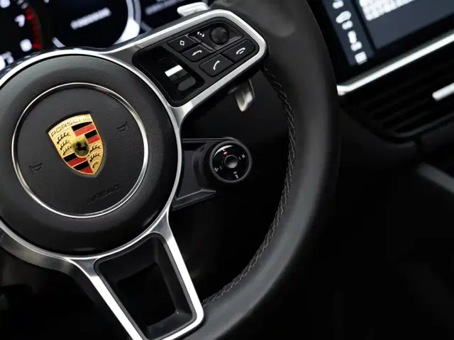 Porsche Cayenne — Фото автомобиля 21