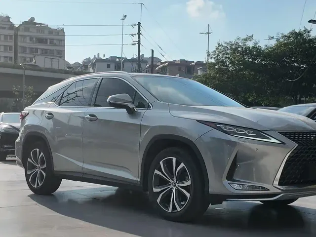 Lexus RX — Фото автомобиля 3