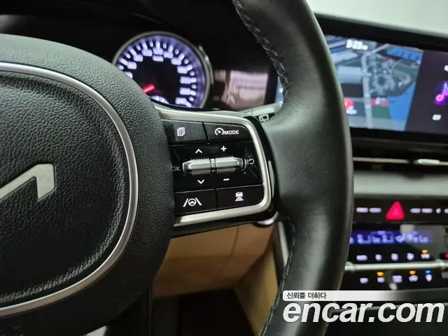 Kia Carnival Generation 4 — Фото автомобиля 15