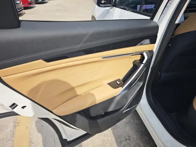 Geely Boyue L — Фото автомобиля 10
