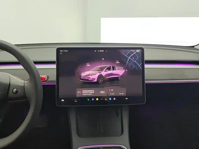 Tesla Model 3 — Фото автомобиля 13