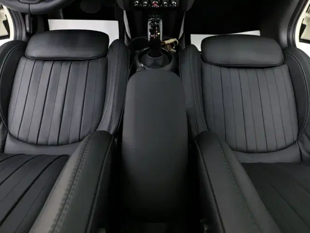 MINI Hatch — Фото автомобиля 10