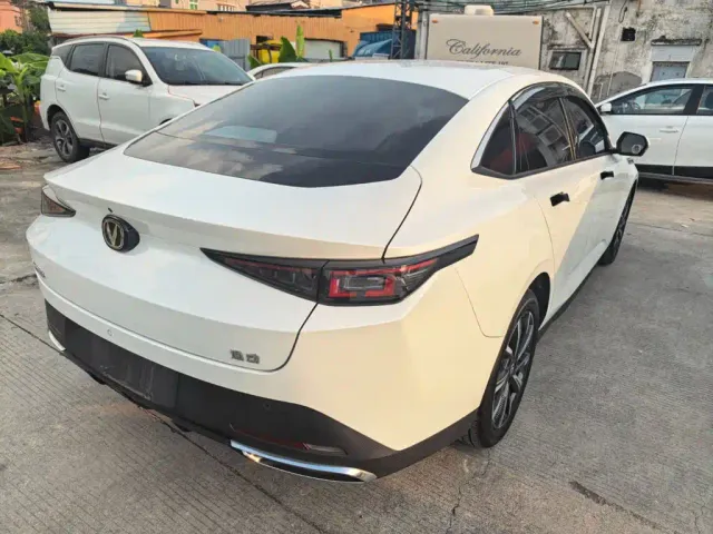 Changan Eado — Фото автомобиля 8