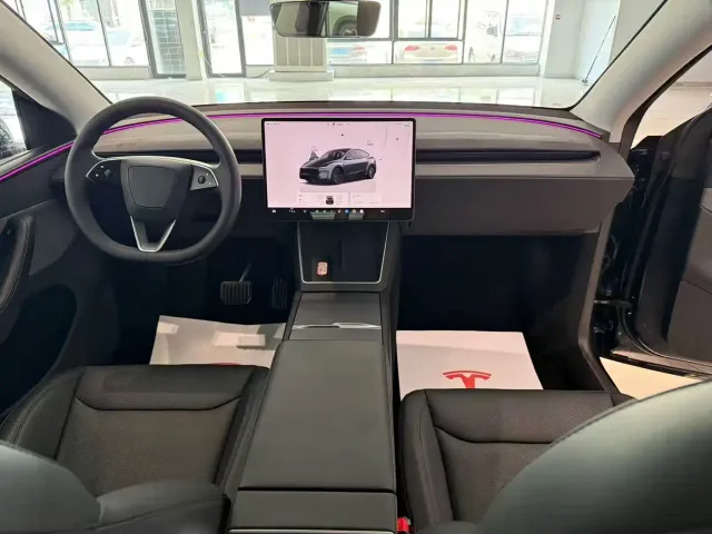 Tesla Model Y — Фото автомобиля 6