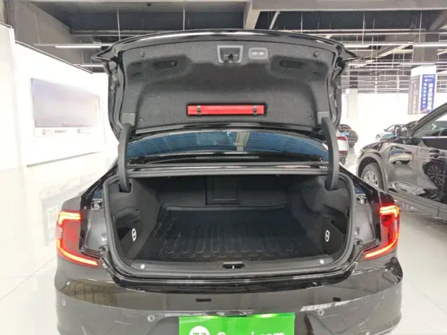 Volvo S90 — Фото автомобиля 18