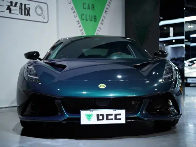 Lotus Emira — Фото автомобиля 5
