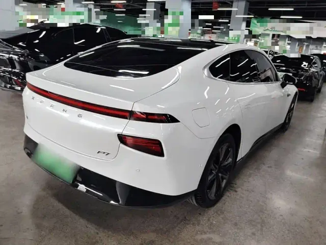 Xpeng P7 — Фото автомобиля 6