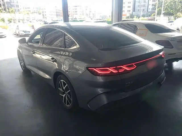 BYD Qin L — Фото автомобиля 22