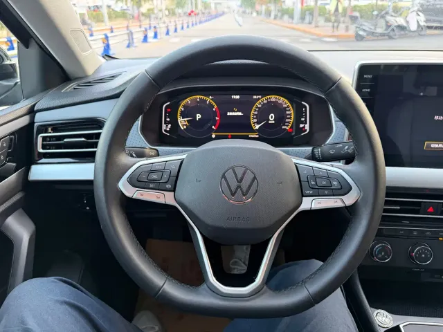 Volkswagen Lavida — Фото автомобиля 13