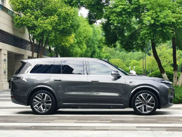 Li Auto L9 — Фото автомобиля 5