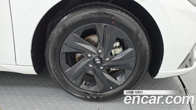 Hyundai AVANTE Avante (CN7) — Фото автомобиля 21