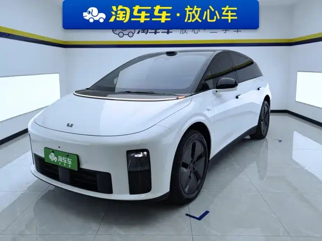 Фотография автомобиля — Li Auto i6