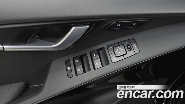 Kia Niro — Фото автомобиля 23