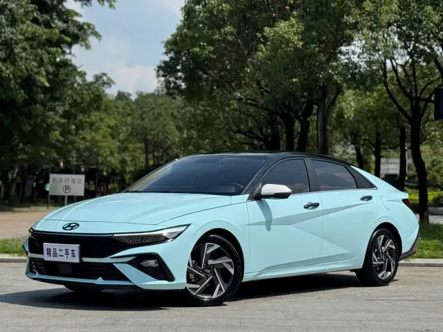 Фотография автомобиля — Hyundai Elantra