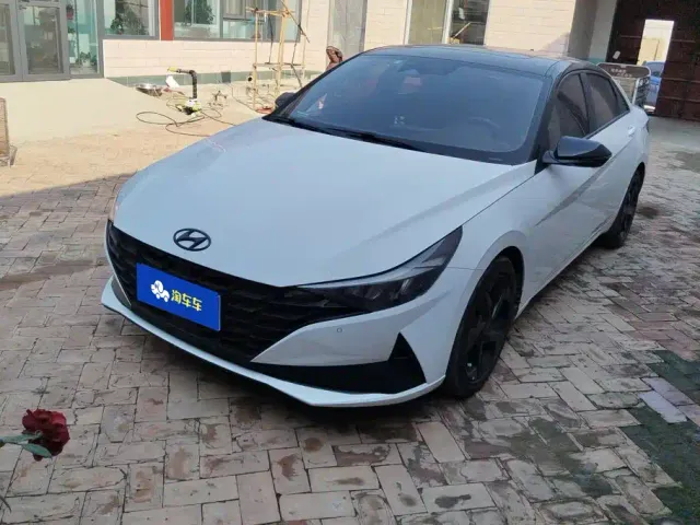 Hyundai Elantra — Фото автомобиля 2